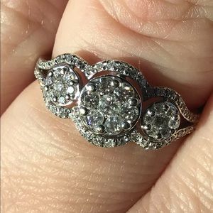 EFFY 14k ring White gold diamond bouquet size 7